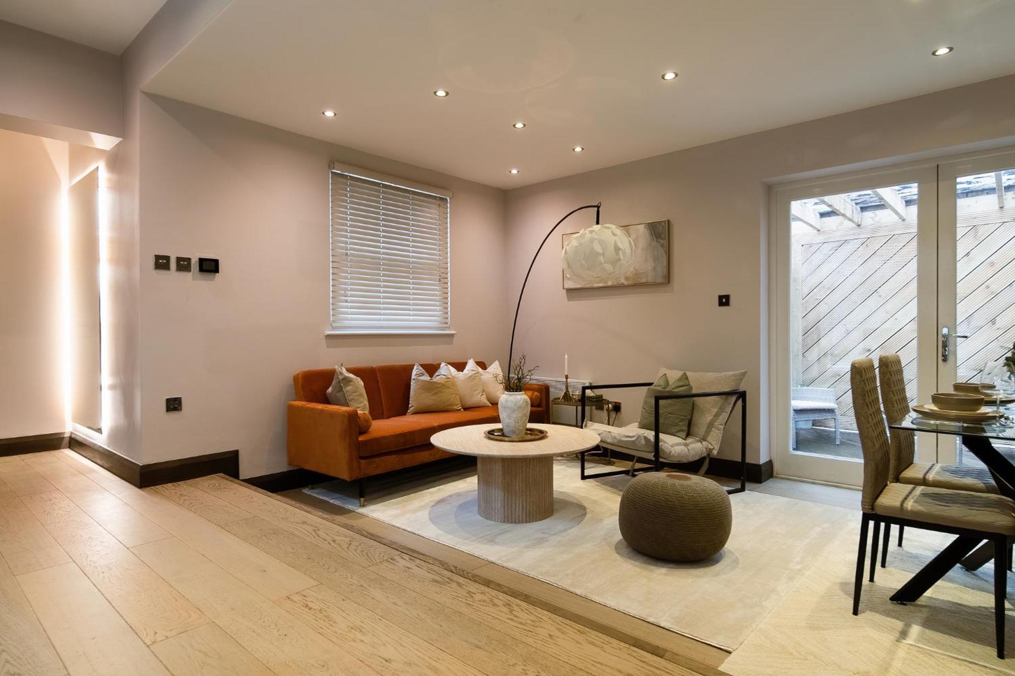 2bed House With Private Garden *